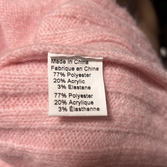 PINK & NEW sweater over a long shirt! Let your shirt tails show 😊 - Picture 4 of 4